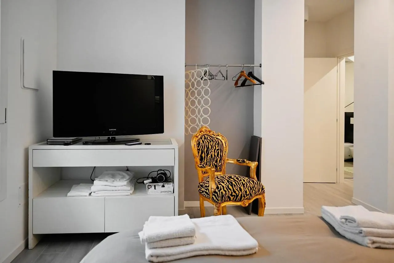 Cozy Studio Downtown 바사노델그라파 아파트